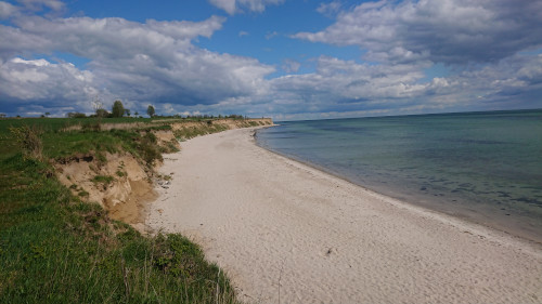 fehmarn-leerer-strand-maerz-2020.jpg